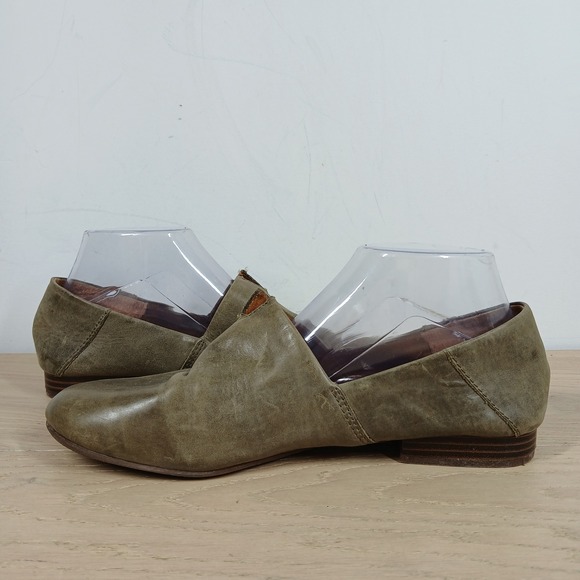b.o.c. Loafers Womens 10M Olive Leather Slip On Comfort Casual Wear Style - Picture 3 of 10